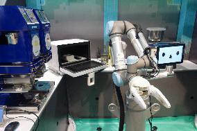 Unmanned Robot Pasta Cafe